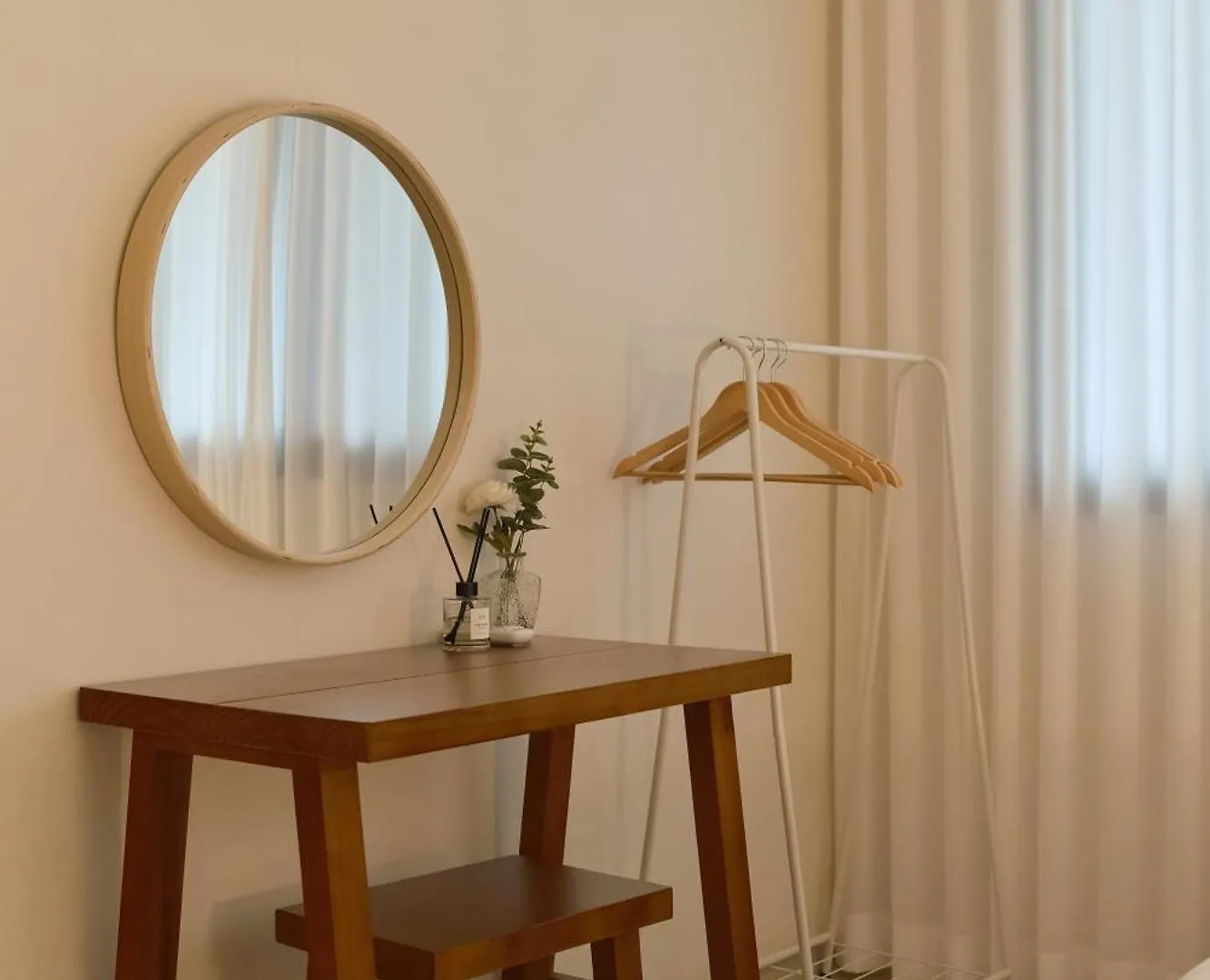 Walking Distance To Sindorim Station, 3 Rooms, 4 Queen Beds, 2 Bathrooms, 1 Minute To Yeongdeungpo Station Bus Stop Seul 0*,  Korea Południowa