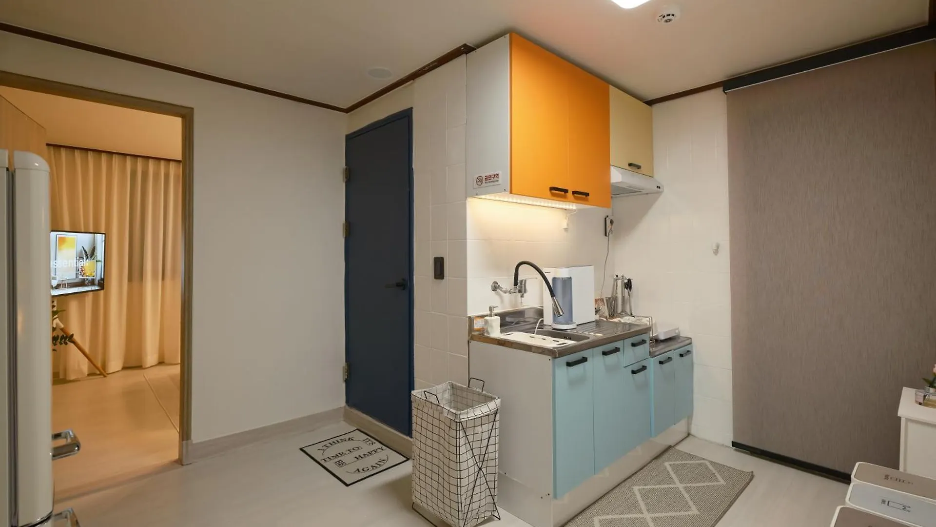 Pensjonat Walking Distance To Sindorim Station, 3 Rooms, 4 Queen Beds, 2 Bathrooms, 1 Minute To Yeongdeungpo Station Bus Stop Seul Korea Południowa