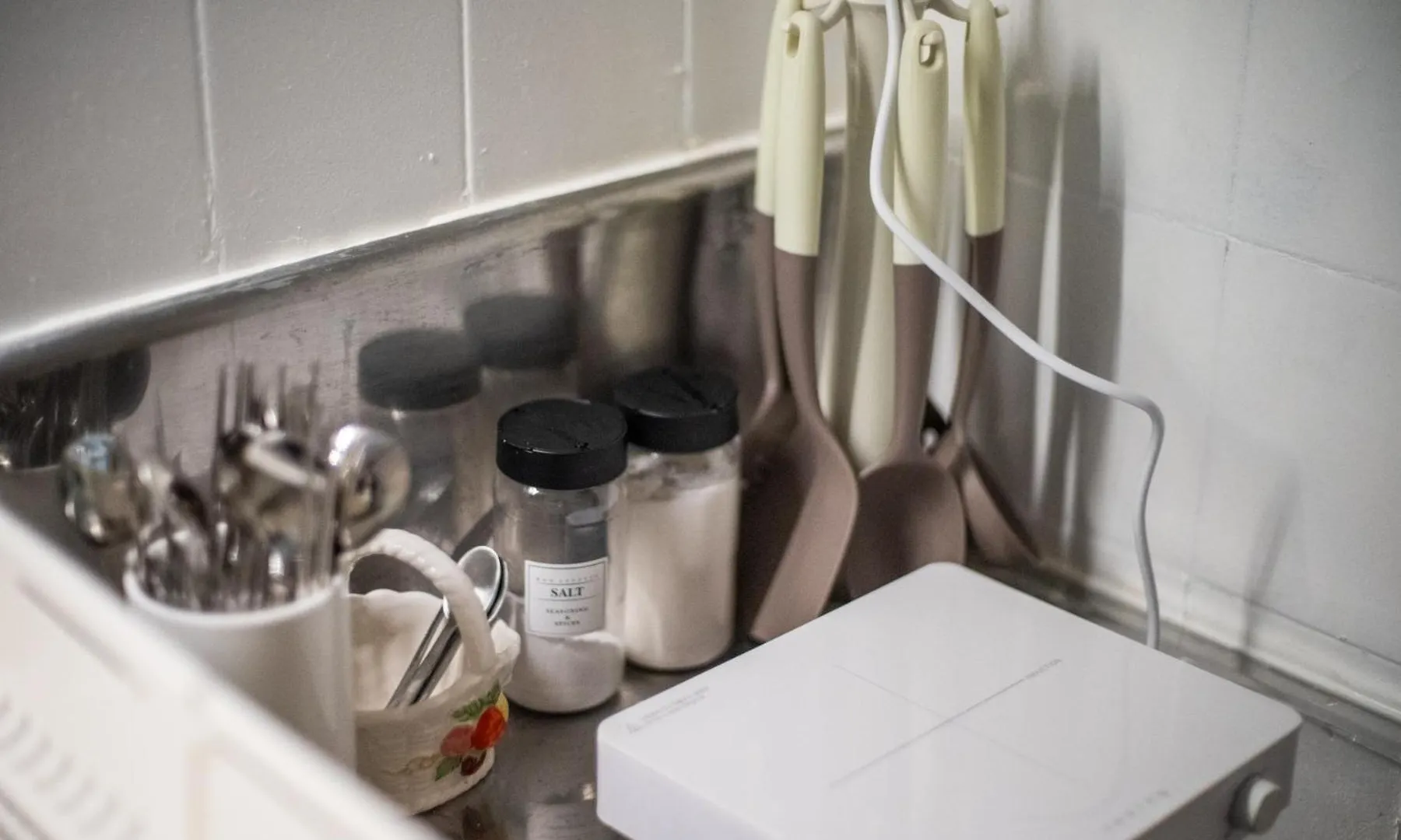 Walking Distance To Sindorim Station, 3 Rooms, 4 Queen Beds, 2 Bathrooms, 1 Minute To Yeongdeungpo Station Bus Stop Seul